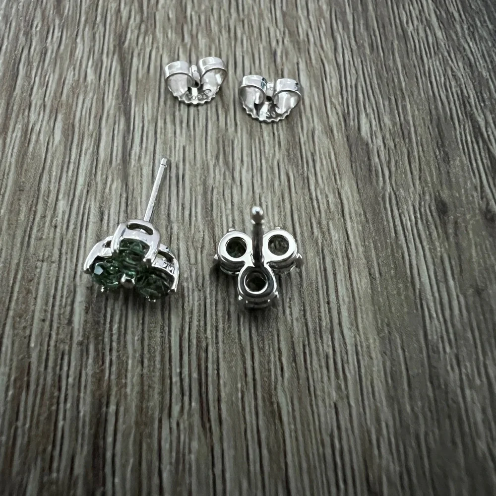 Green aria tourmaline earrings - Picture 6 of 10